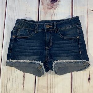 Jean shorts with lace trim